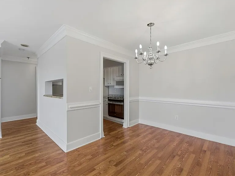 300 Johnson Ferry Rd #B915 — Photo 8