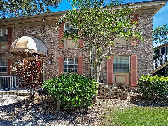 2nd image of 508 BANYON TREE CIRCLE #200