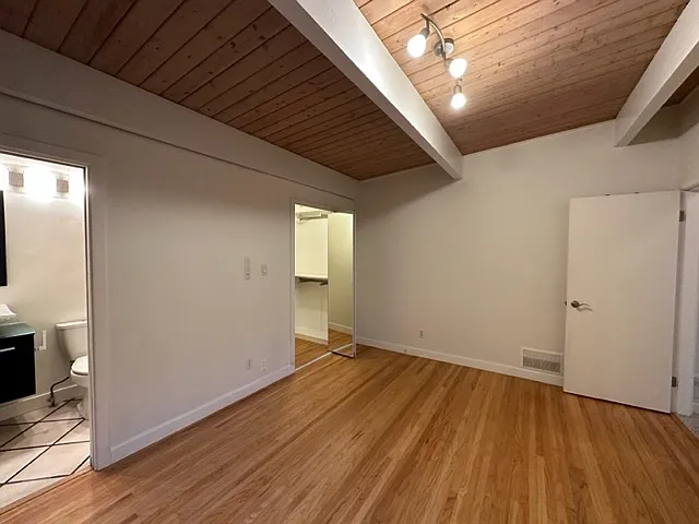 486 Craigmohr Dr — Photo 19