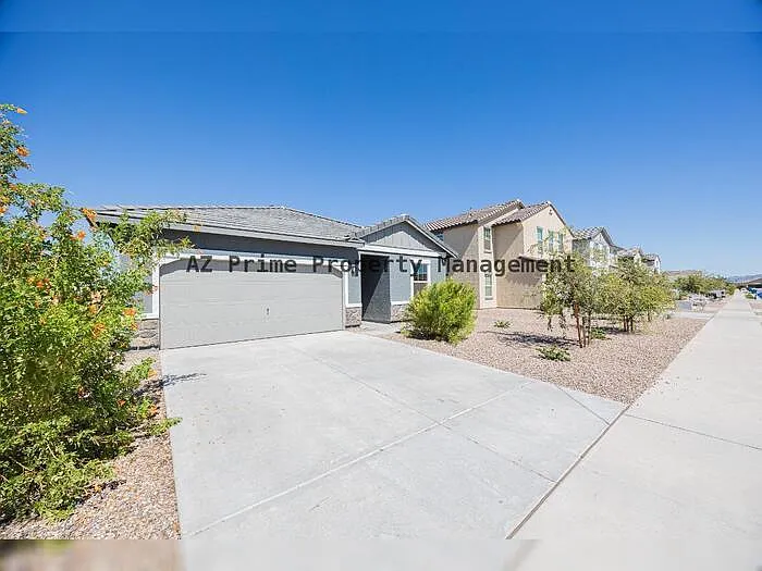 5832 W Willow Ridge Dr