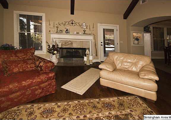 5th image of 136 Lake Chelsea Dr