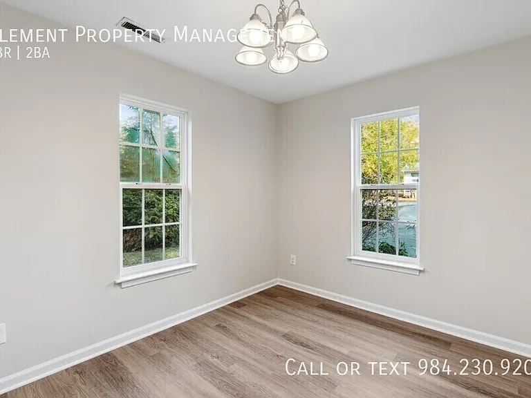 338 E Spring St — Photo 6