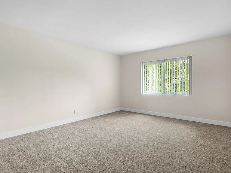 5633-45 N Topanga Canyon Blvd — Photo 16