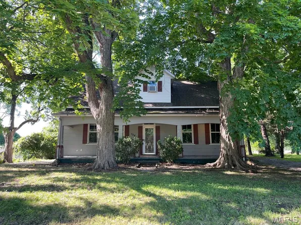 704 Eiler Rd, Belleville, IL 62223