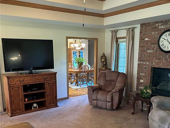 4th image of 2404 Maretta Dr