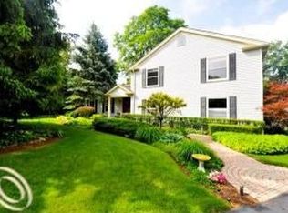 18435 Donegal Ct, Northville, MI 48168