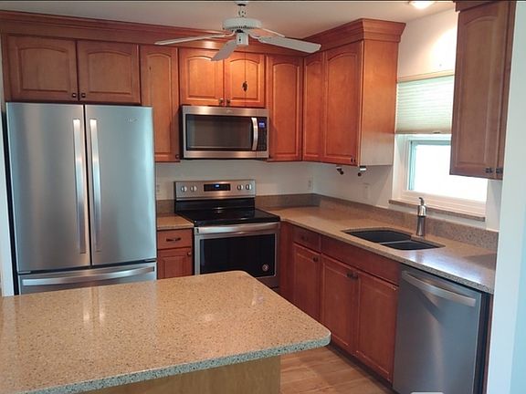 2nd image of 1005 SW 33rd Ter