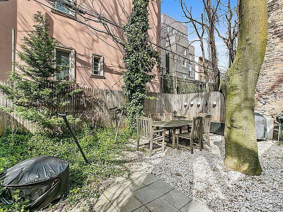 2nd image of 163 Montrose Ave