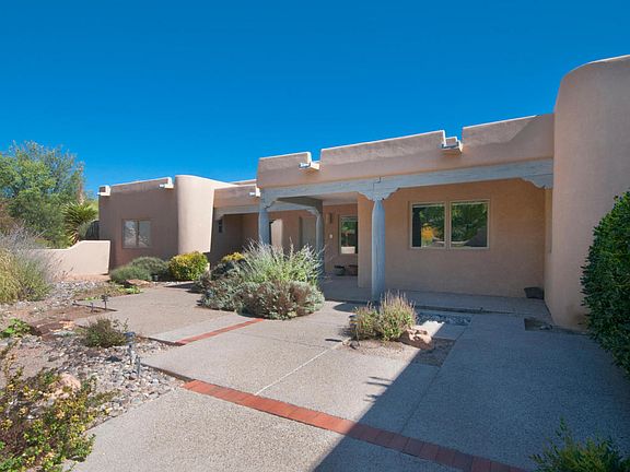 4th image of 266 Rivera Ln