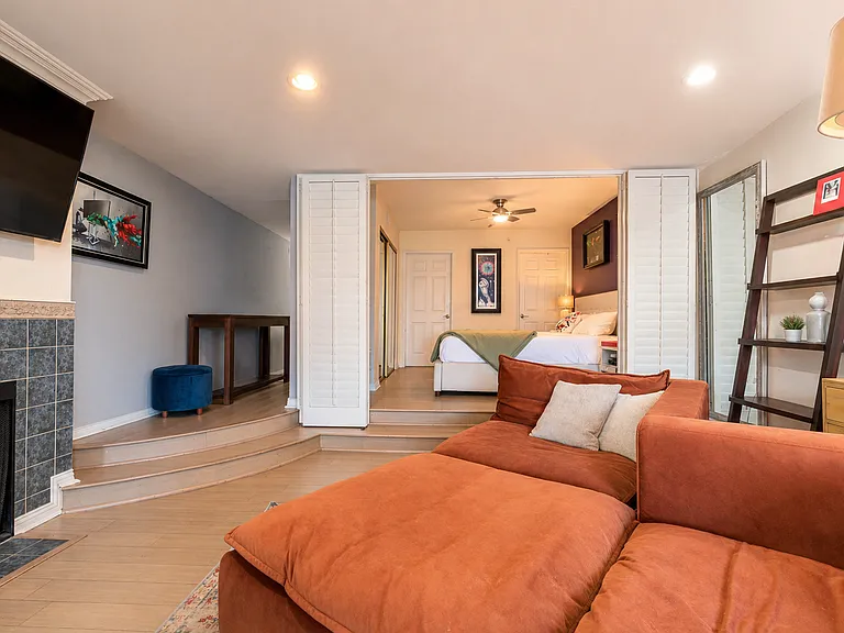 1355 N Sierra Bonita Ave #402 — Photo 19
