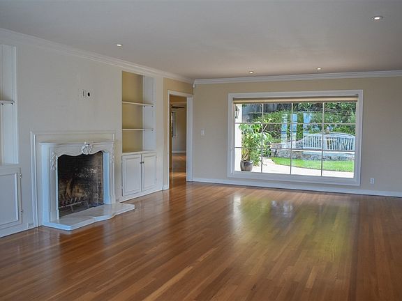 3rd image of 7851 Hillside Dr