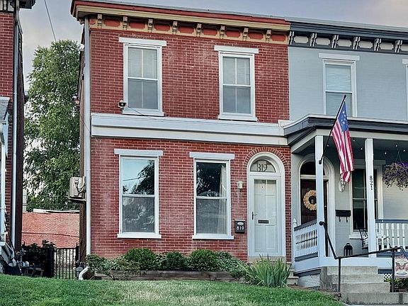 2nd image of 819 N Van Buren St