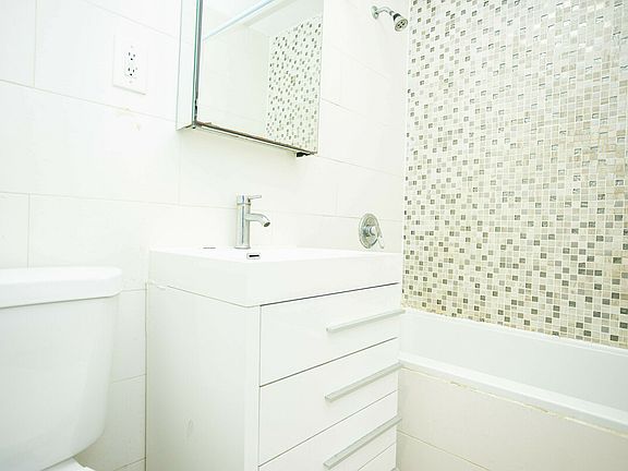 5th image of 340 Lewis Ave APT 3A