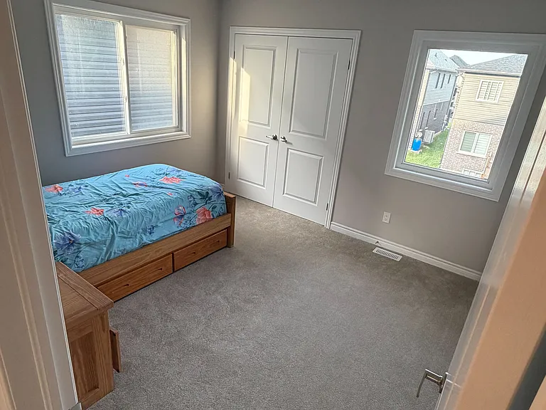 103 McLaughlin St — Photo 8