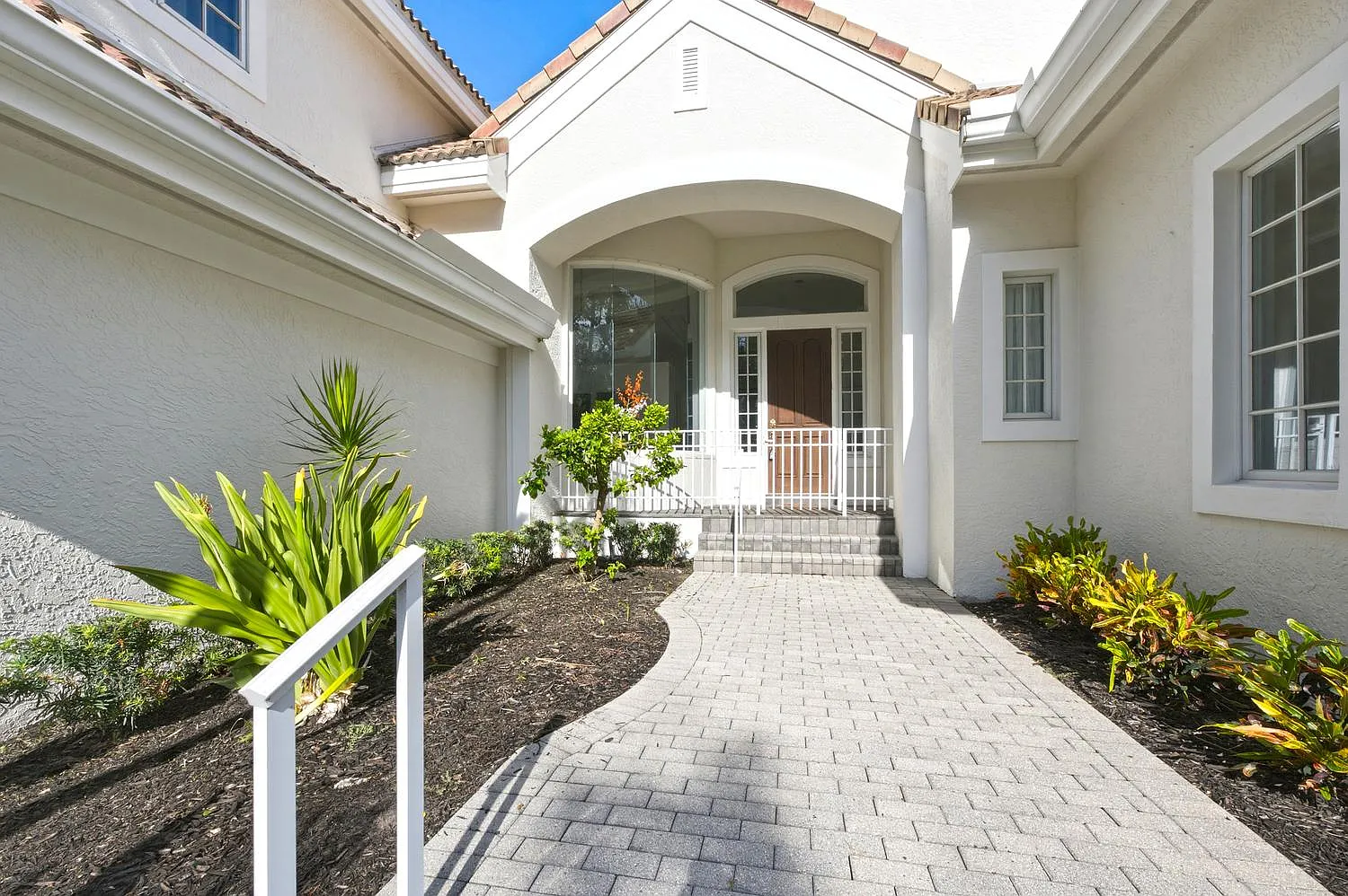 5 bed, 4.5 bath, 4050 sqft, $40,000 — Photo 3