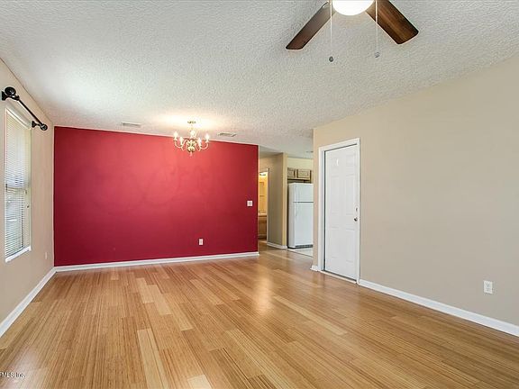 3rd image of 209 News St