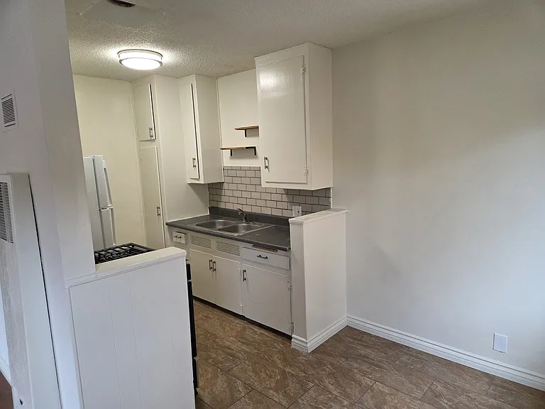 1421 Venice Blvd #1 — Photo 5