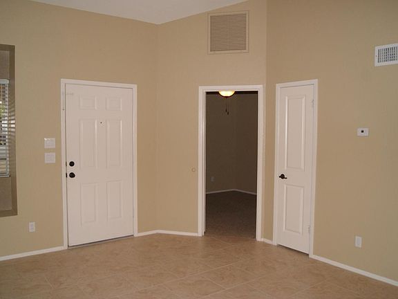 4th image of 5136 E Evergreen St Unit 1014