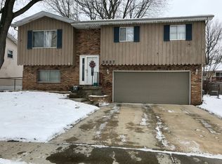 3637 Dove Dr, Decatur, IL 62526