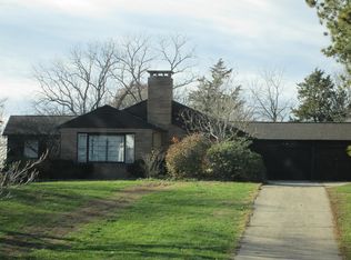 5825 Madison Ave, Burlington, IA 52601