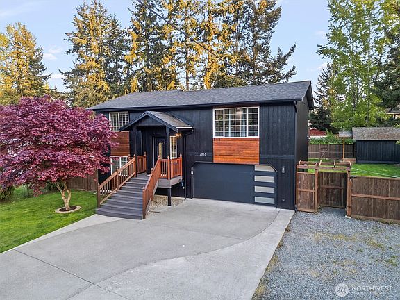 3rd image of 12816 Prairie Circle E