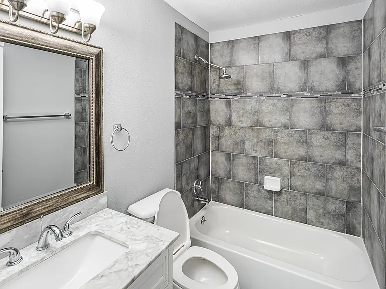 4334 Hickory Hill Dr — Photo 12