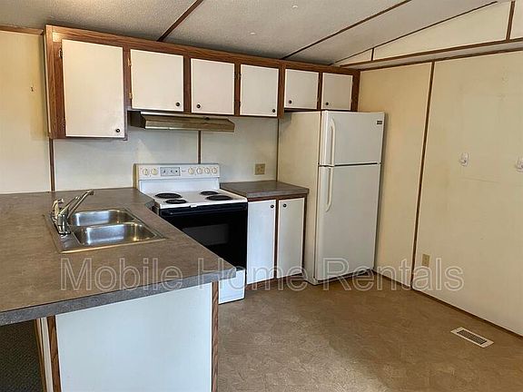 4th image of 3241 Idlewild Dr
