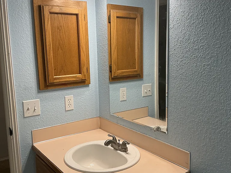 10243 Ashley Cir NW — Photo 35