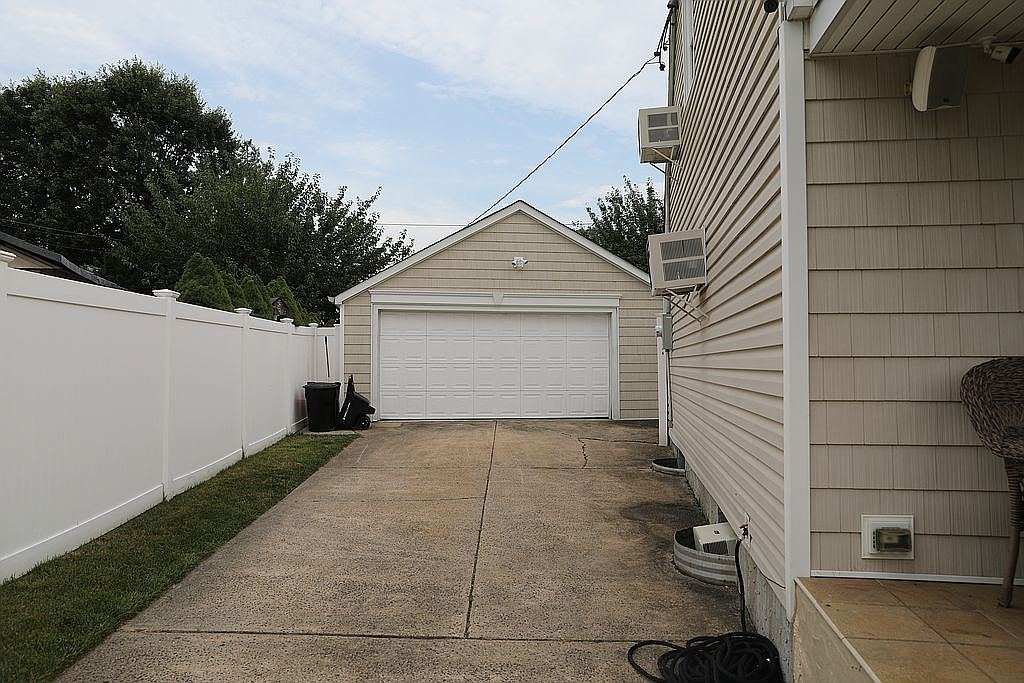 304 Claflin Ct, Franklin Square, NY 11010 Zillow