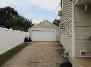 304 Claflin Ct, Franklin Square, NY 11010