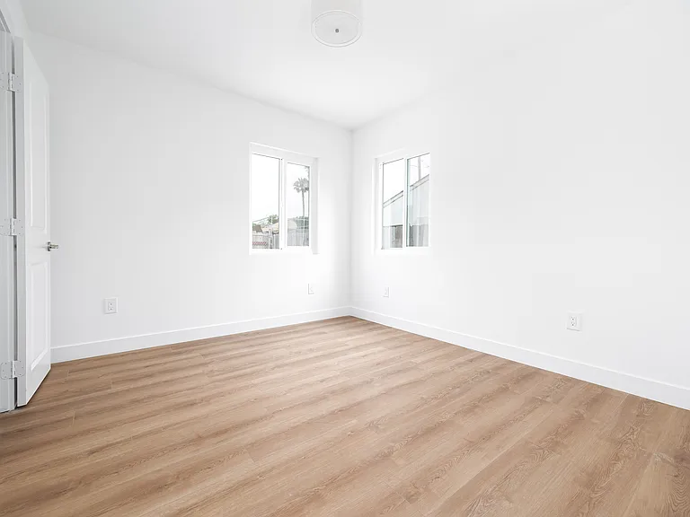 843 Payne St — Photo 4