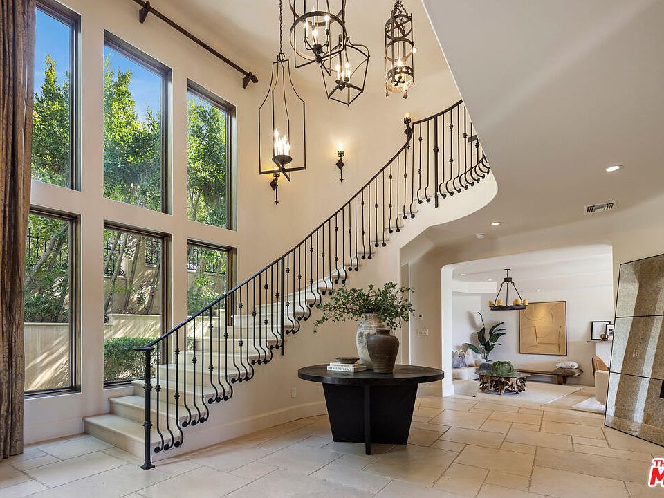 1st image of 1921 Bel Air Rd