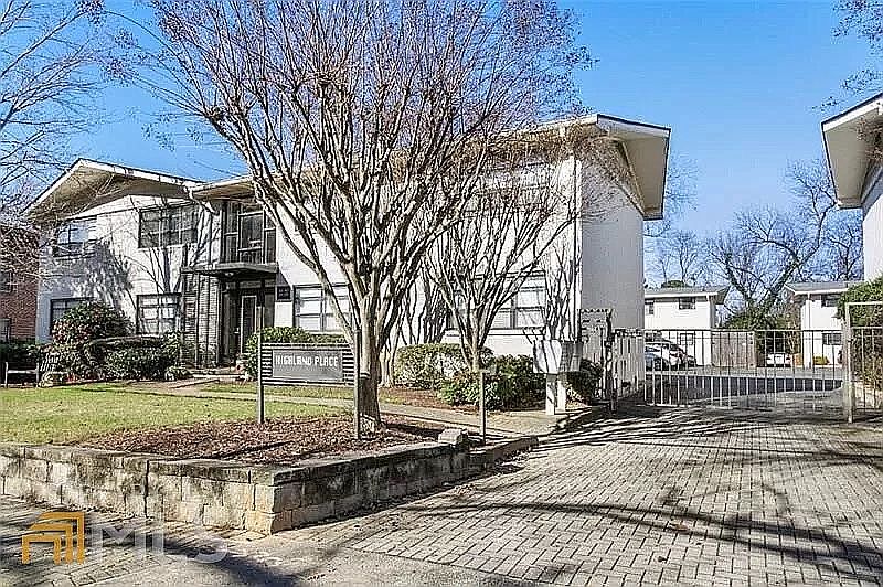 entrance deeded parking spot