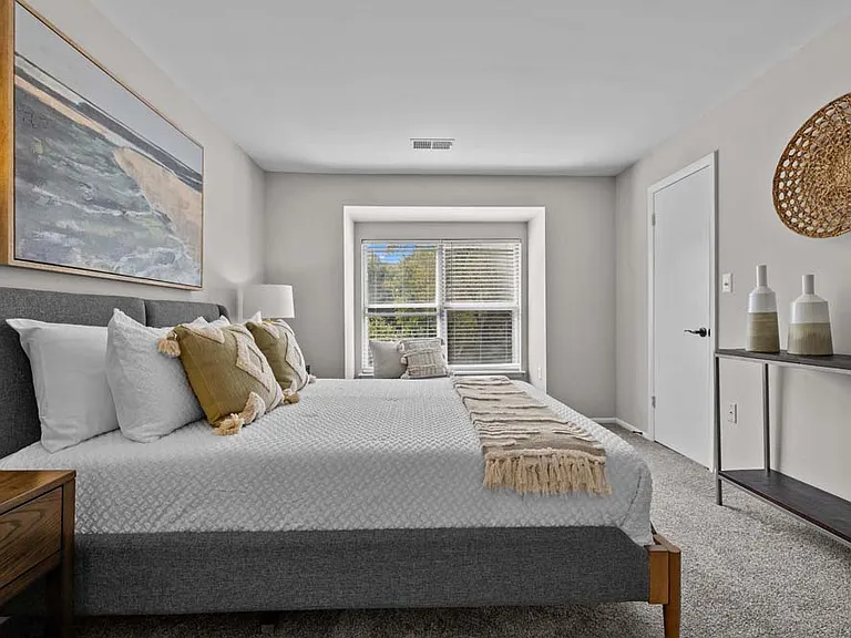 Runaway Bay Apartments — Photo 11