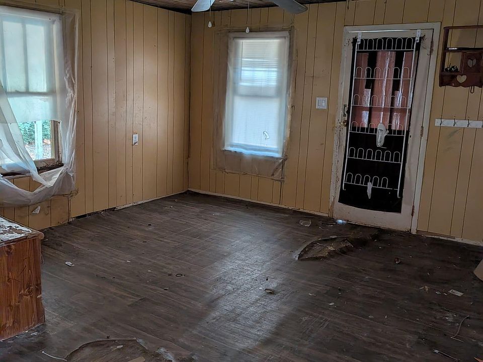 2nd image of 4902 Gilley St