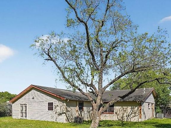 3rd image of 11831 Bee Ln