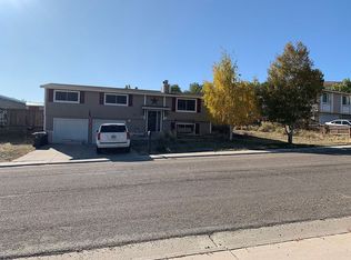 2210 Wyoming Dr, Green River, WY 82935