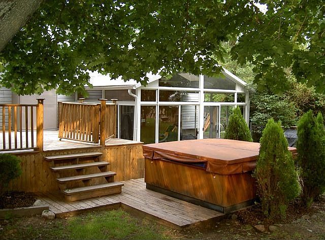 3 Season Sunroom and Hottub