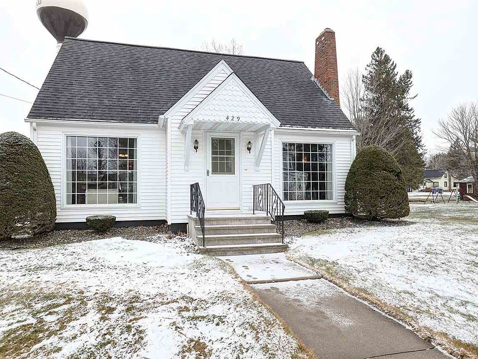 1st image of 429 Forest St