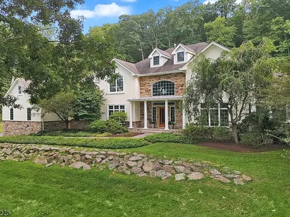 29 Sutton Rd, Tewksbury Twp., NJ 08833