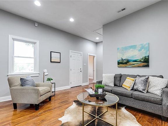 3rd image of 501 Bancroft Ave