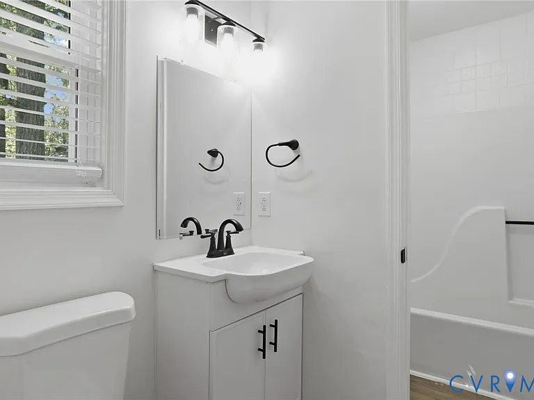 9015 Covewood Rd — Photo 22