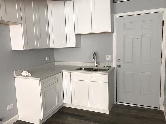2nd image of 2202 S Marshall Blvd #2N