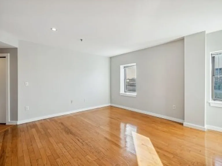 534-538 Commonwealth Ave #7D — Photo 10