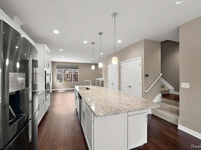 2877 Hartwick Dr — Photo 20