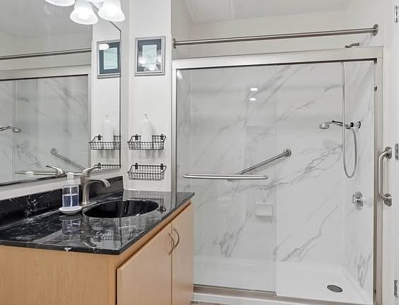 4th image of 815 Arch St #516