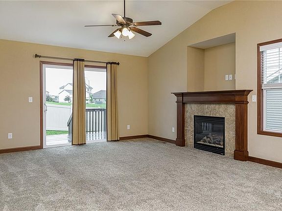 5th image of 847 NE Cherry Plum Dr