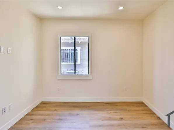 619 W 30th St, Los Angeles, CA 90007