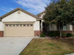 425 Hollyhill Dr, Bakersfield, CA 93312