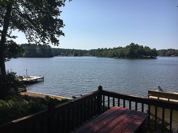 5th image of 136 Edith Ln
